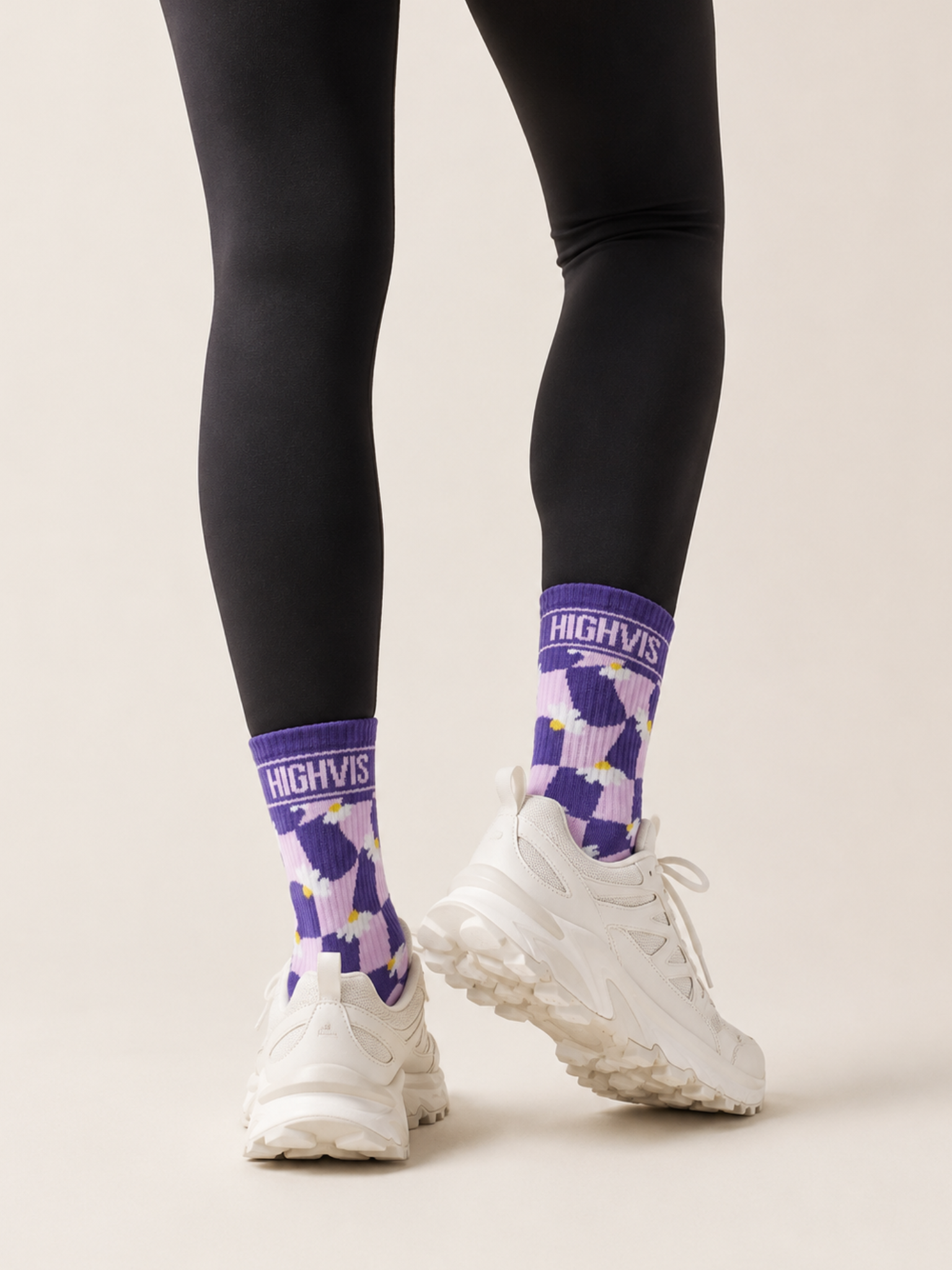 Trippin Daisies - Fade-Proof Performance Crew Socks